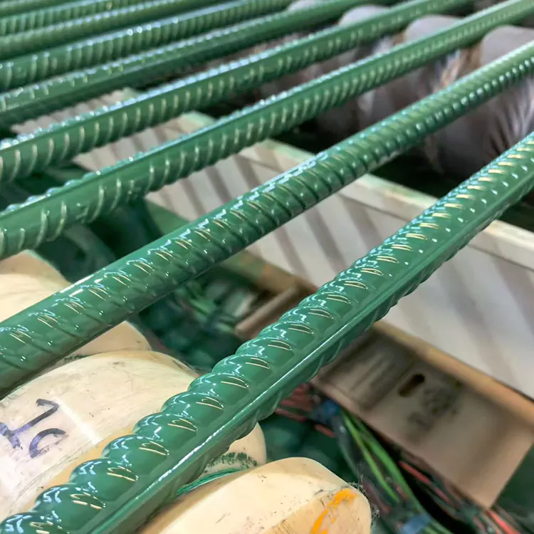 Prevlečene fino valjane jeklene palice z navoji